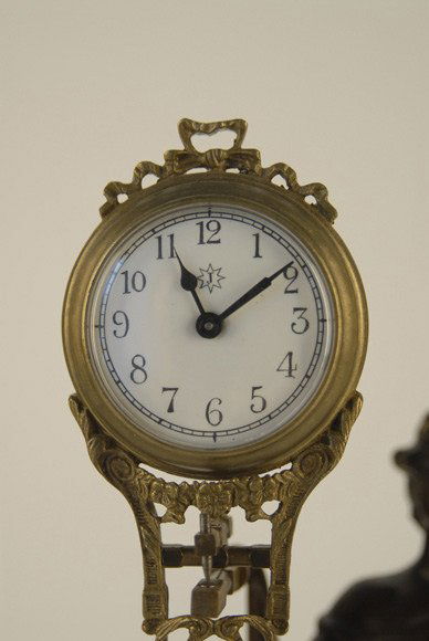 Meiko diana mystery swinger clock Untitled Document