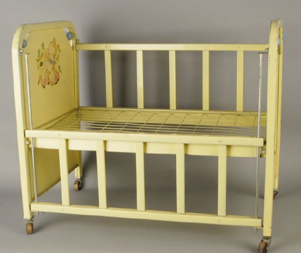 Amsco Doll E Crib,