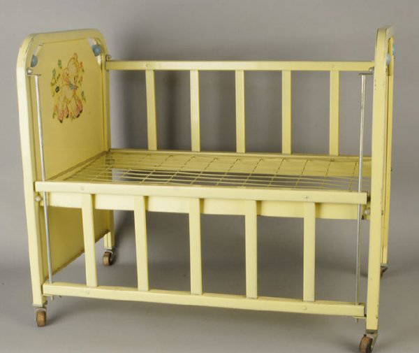 Amsco Doll E Crib,