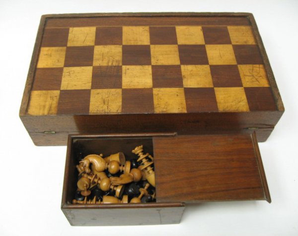 Chess / Backgammon Board Box w/ box of chess piece