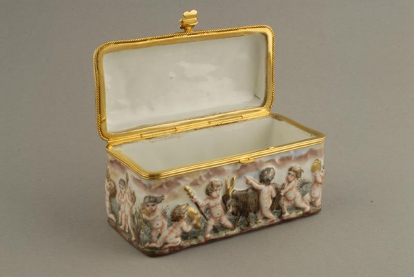 A Capo-di-Monte Lidded Box, mounted in gilt metal