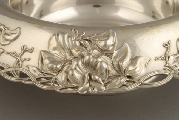 A Tiffany Sterling Center Bowl, of an extravagant  - 2