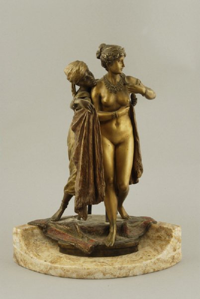 A Vienna Bronze Figure of a servant girl draping h - 2