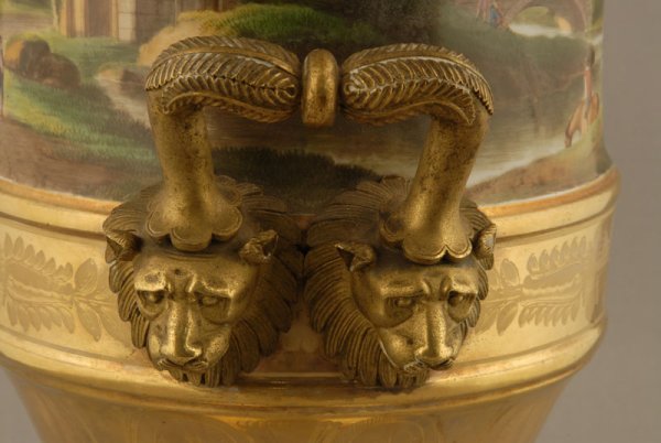A Pair of Old Paris Campagna Urns, painted with pa - 6