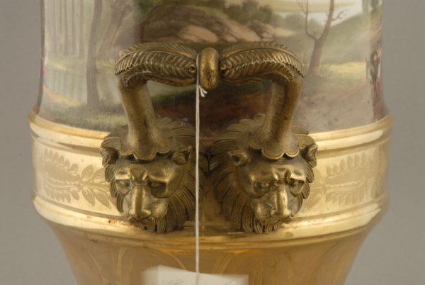A Pair of Old Paris Campagna Urns, painted with pa - 7