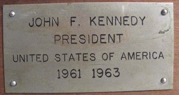 JFK Jr. Ceramic Bust, unsigned - 6