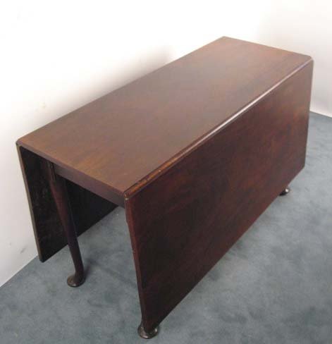 A George II/George III Drop Leaf Table, - 3