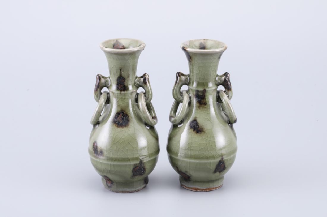 LONGQUAN KILN RINGS BOTTLE (1 of 10)