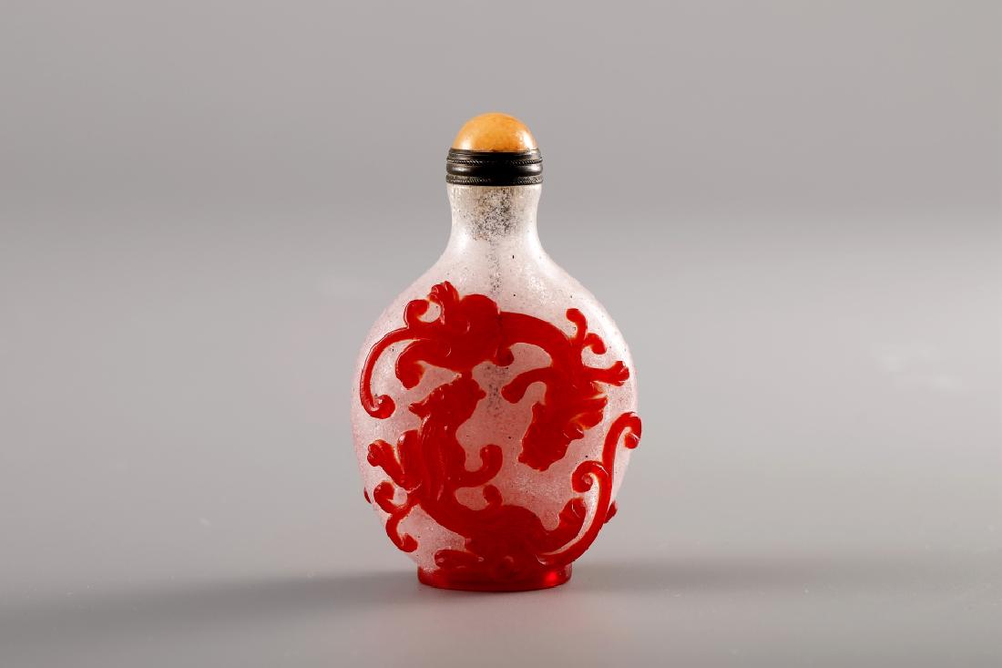DOUBLE COLOR DRAGON GRAIN SNUFF BOTTLE (1 of 10)