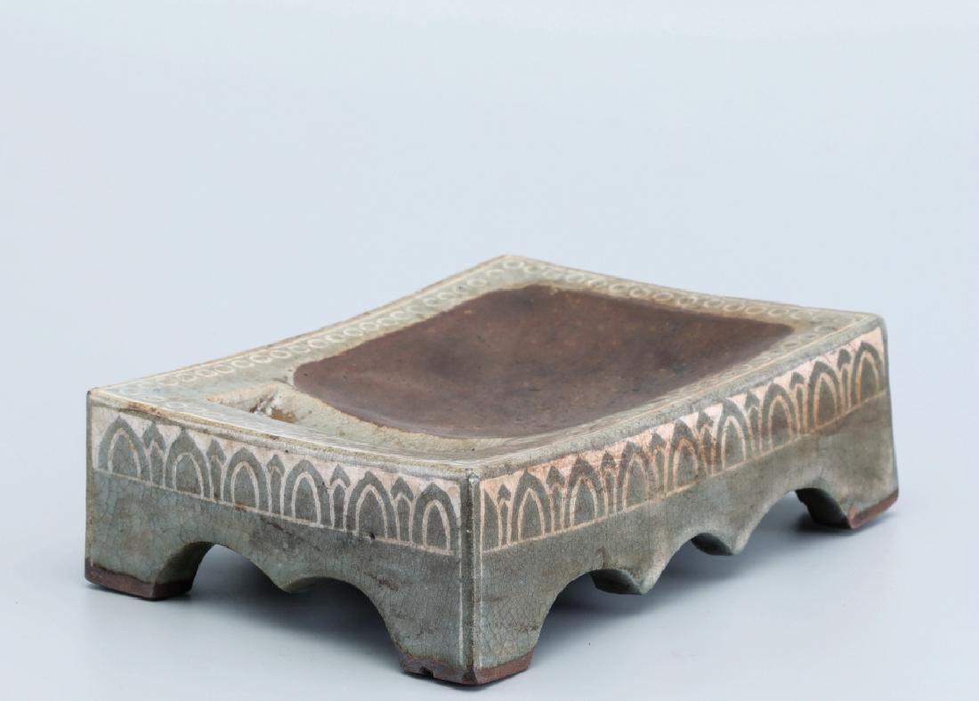 LONGQUAN KILN LOTUS PETAL GRAIN INKSTONE (1 of 9)