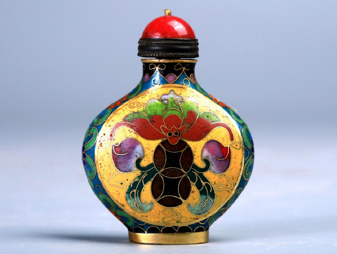 GLASSWARE SNUFF BOTTLE (1 of 9)