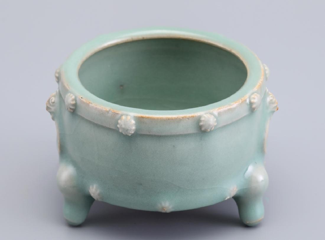LONGQUAN KILN LAVENDER GRAY GLAZED CENSER: Longquan kiln lavender gray glazed censer: Height 5.5cm, Caliber 7.5cm