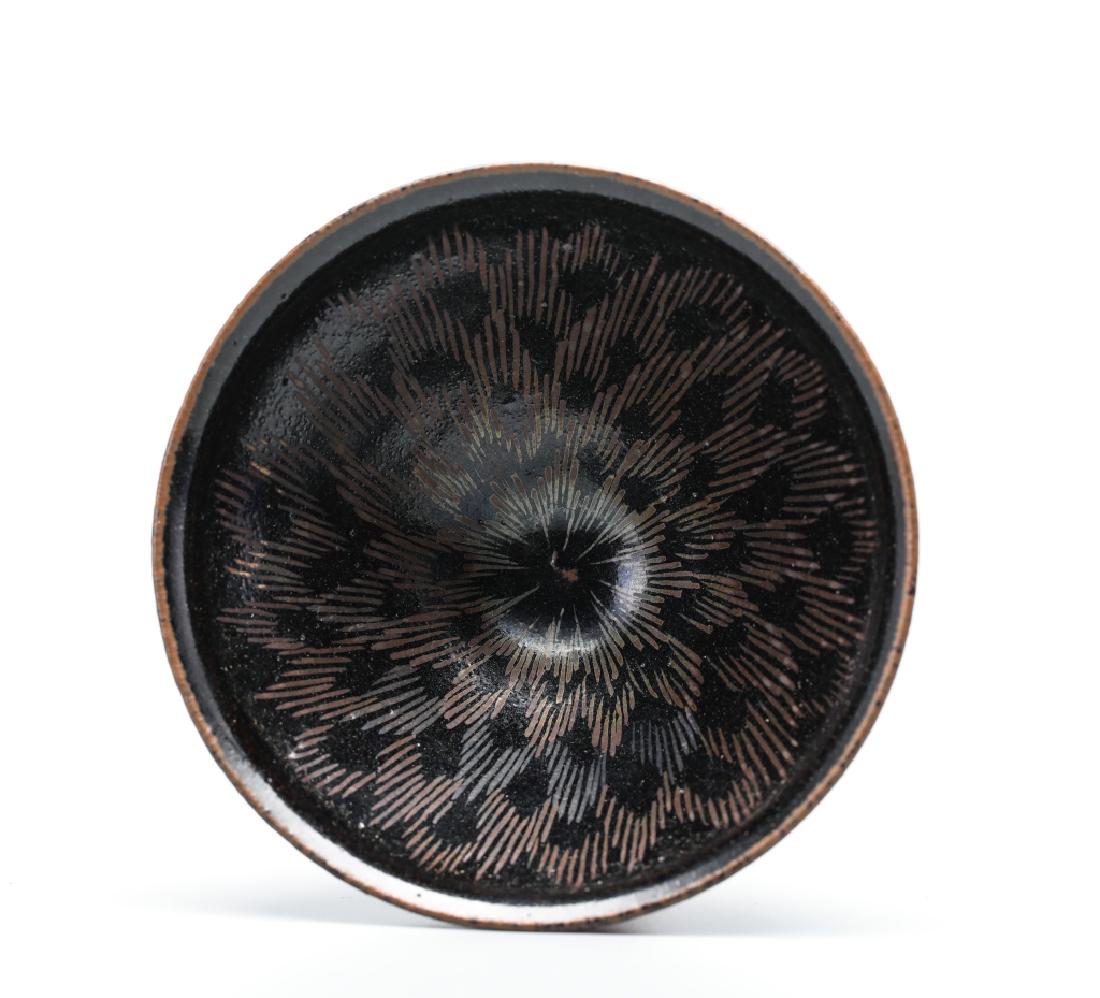 OUTLINE IN SILVER CUP: Outline in silver cup: Height 5.5cm, Caliber 10.5cm