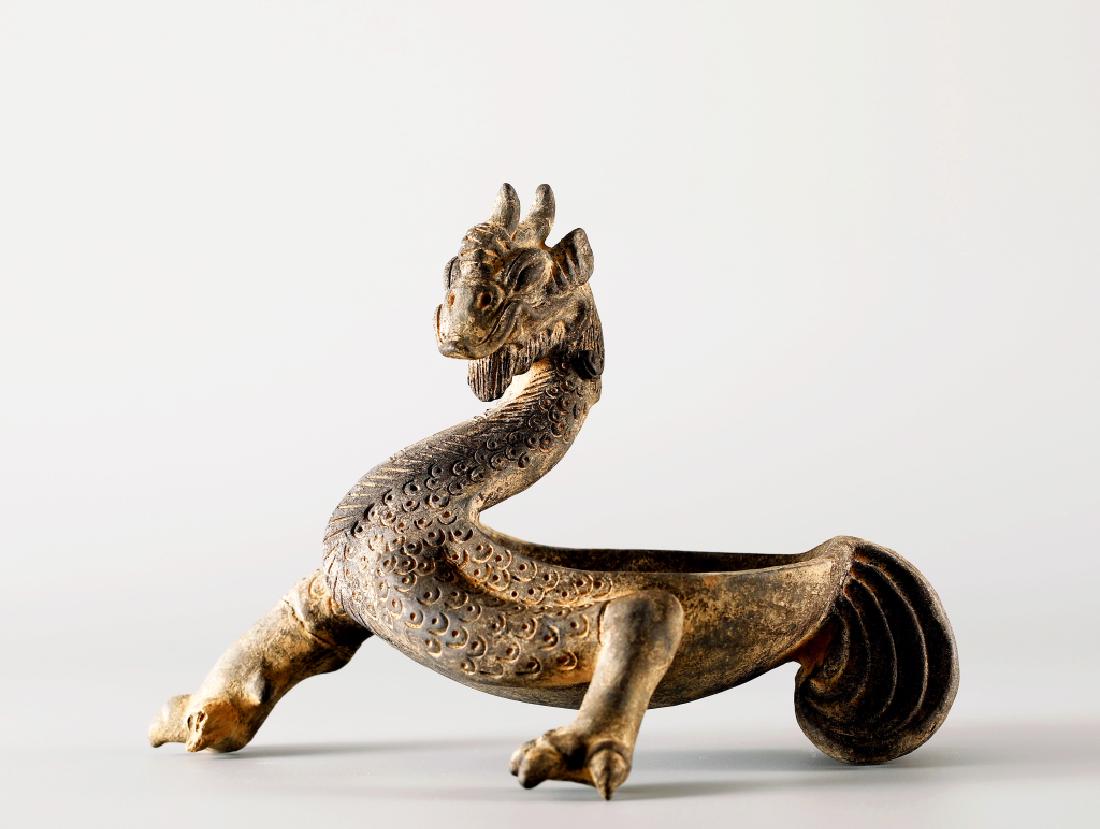 BLACK POTTERY BEAST PATTERN INKSTONE (1 of 10)