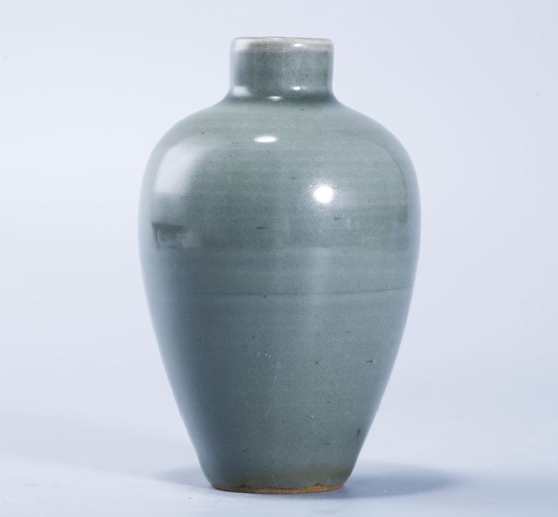 LONGQUAN KILN SMALL PLUM VASE (1 of 8)