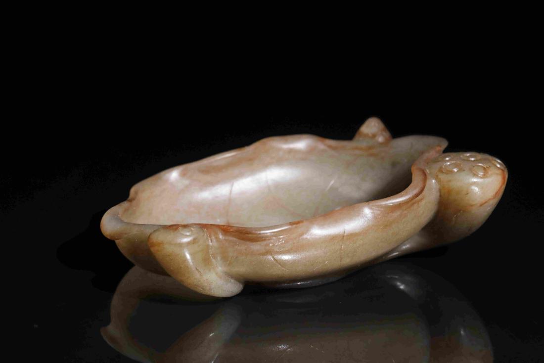 JADE WATER CONTAINER IN SHAPE OF LOTUS PETAL (1 of 6)