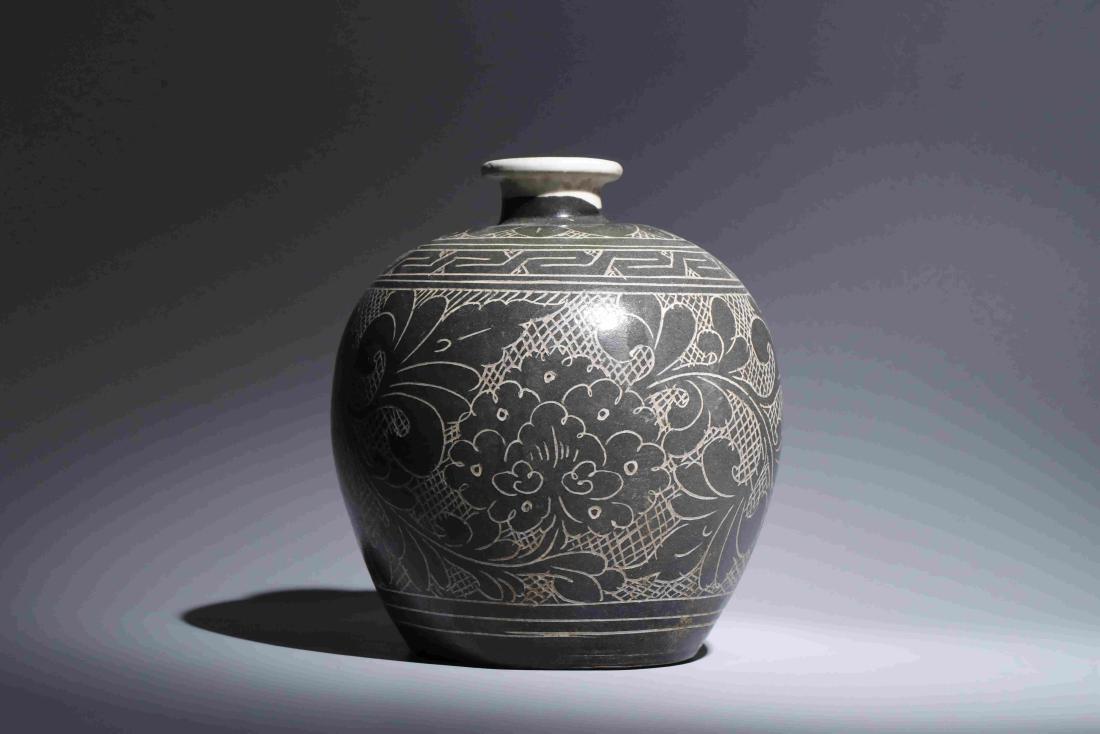 CIZHOU KILN VASE CARVED WITH FLOWER (1 of 7)