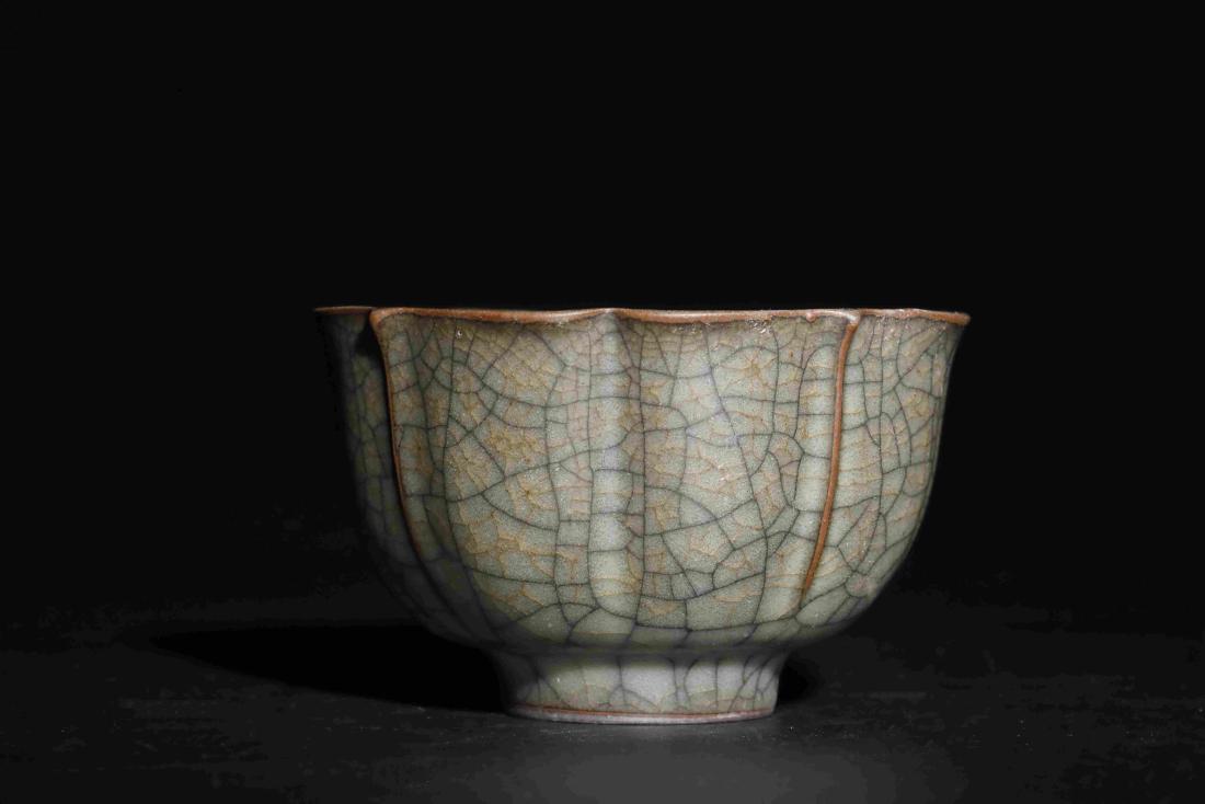 GUAN KILN TEA CUP IN BEGONIA SHAPE (1 of 9)