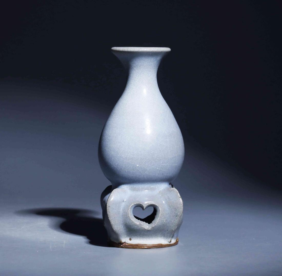 JUN KILN HEART PATTERNED BOTTLE (1 of 6)