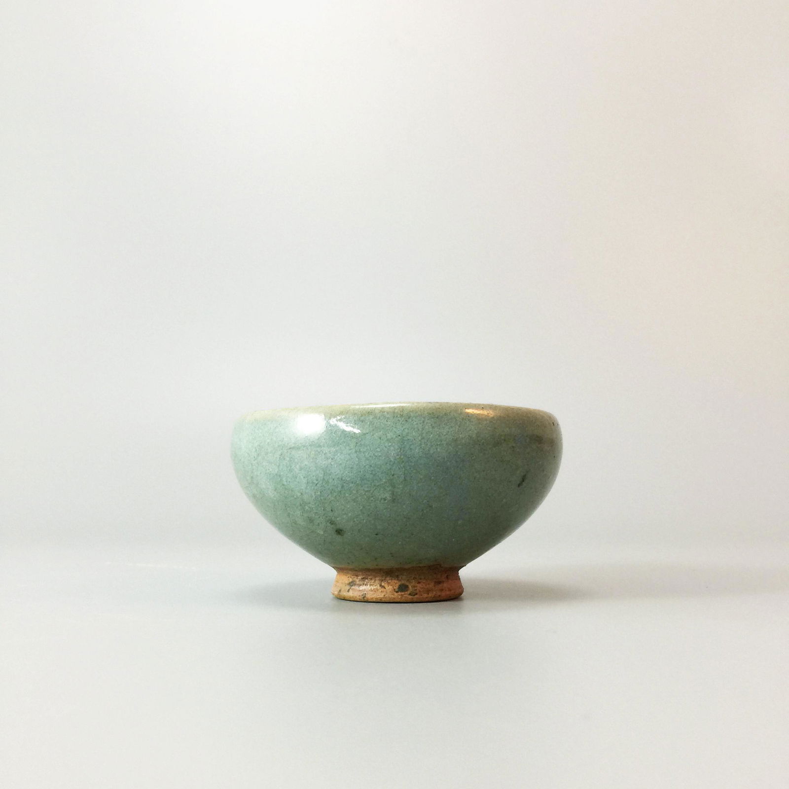 A Jun kiln azure-glazed red spot Bowl (1 of 7)