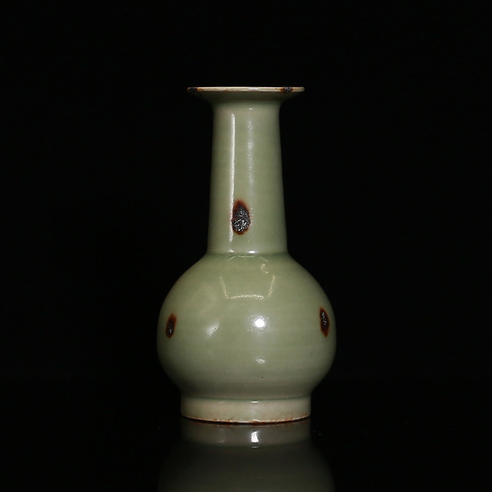 A Longquan Celadon Glazed Vase (1 of 6)