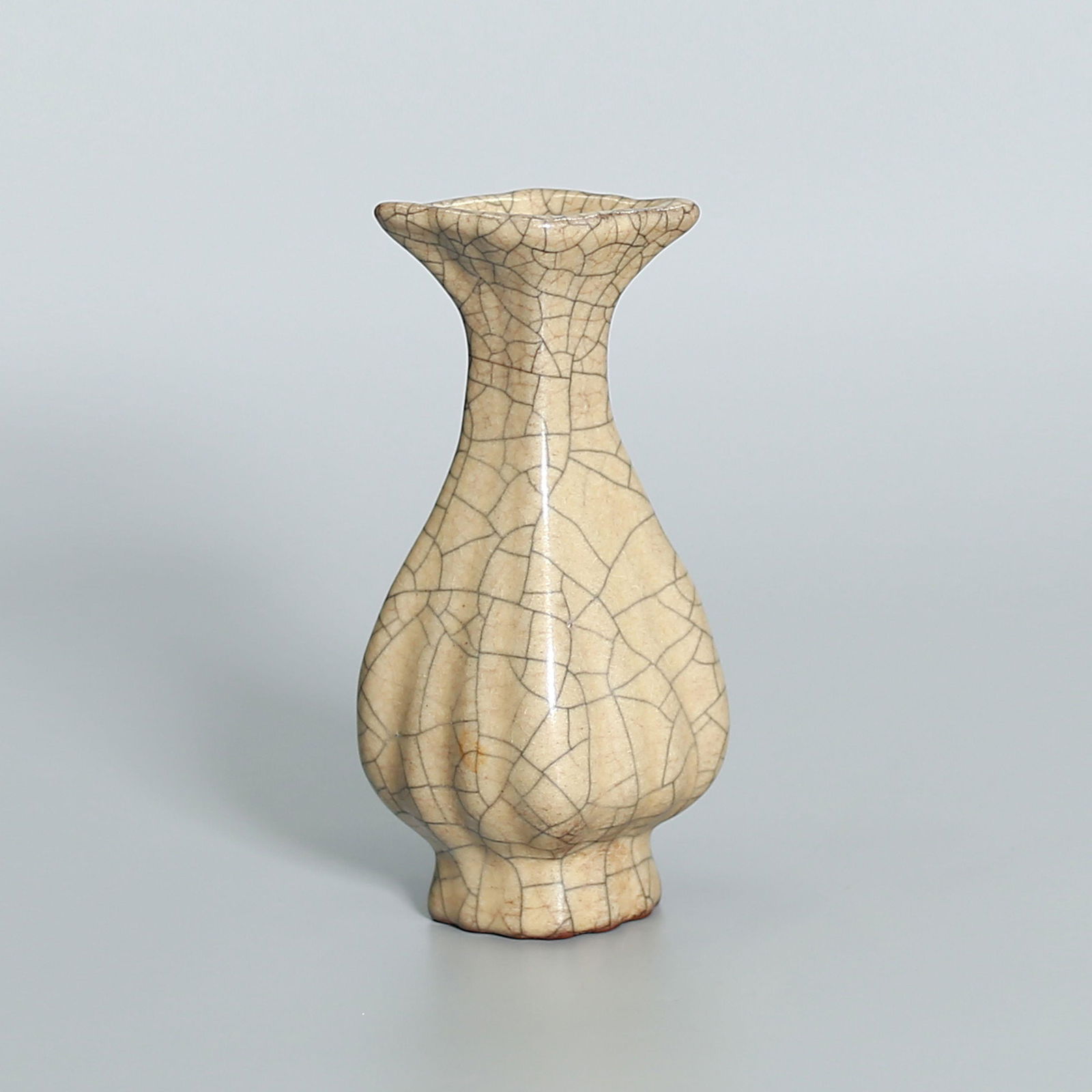A Ge Type Vase (1 of 6)