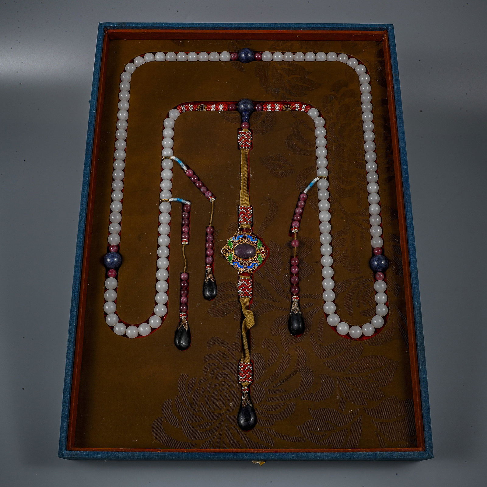 108 court beads of Hetian white jade from the Qing (1 of 10)