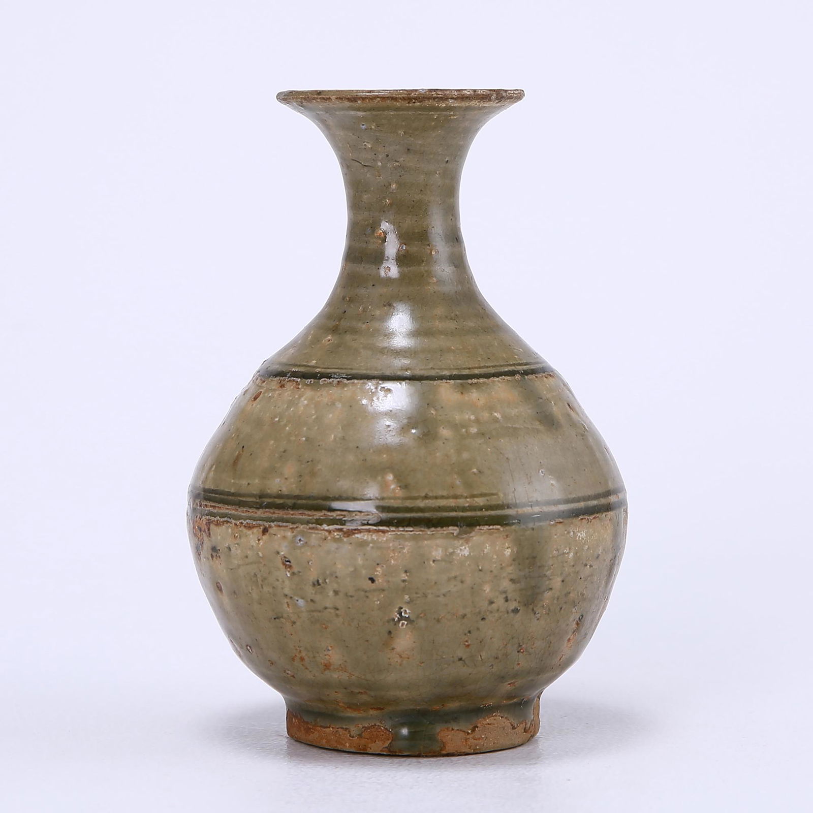 Yue kiln celadon string pattern jade pot spring vase (1 of 5)