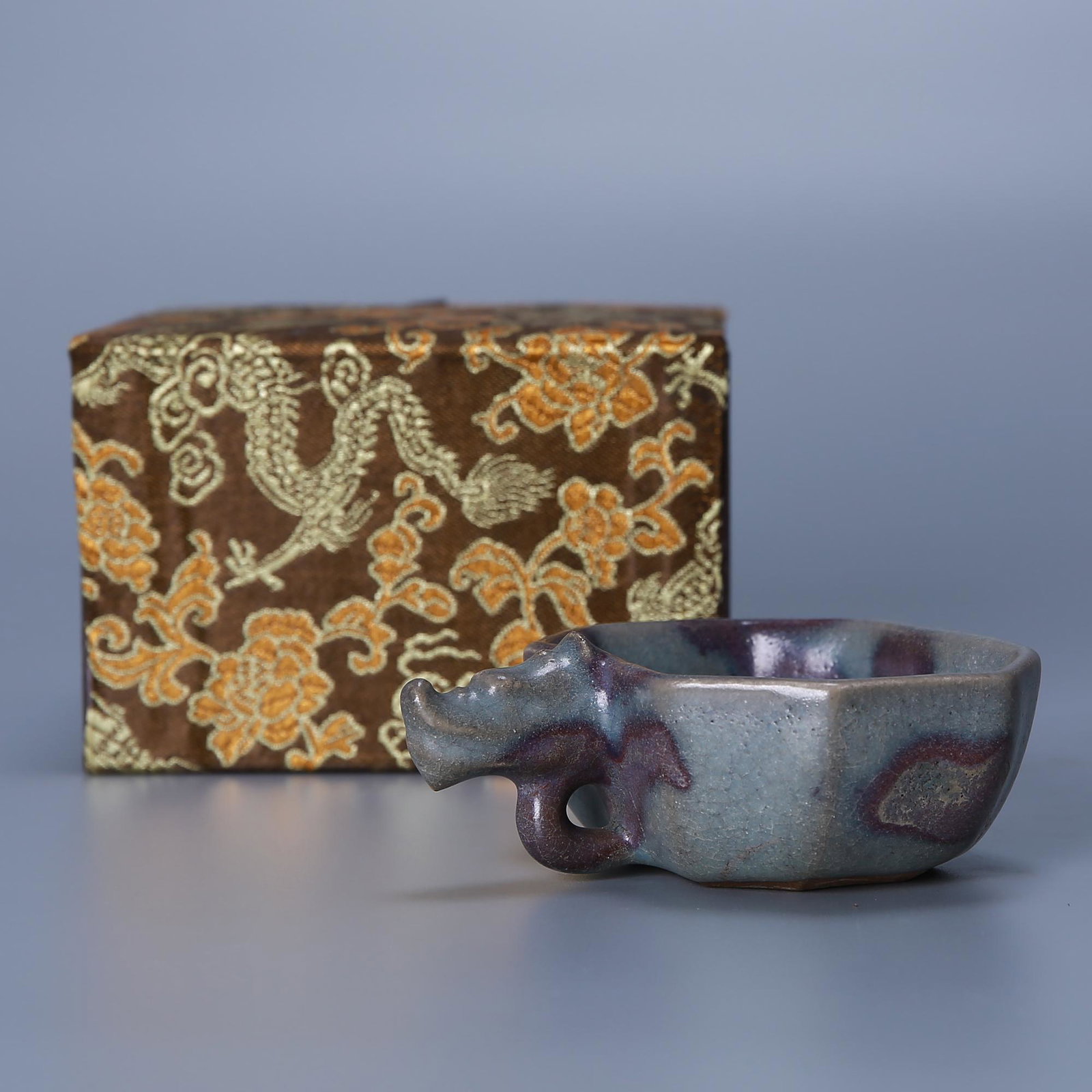 Song Dynasty Jun kiln celadon red-spotted dragon handle (1 of 8)