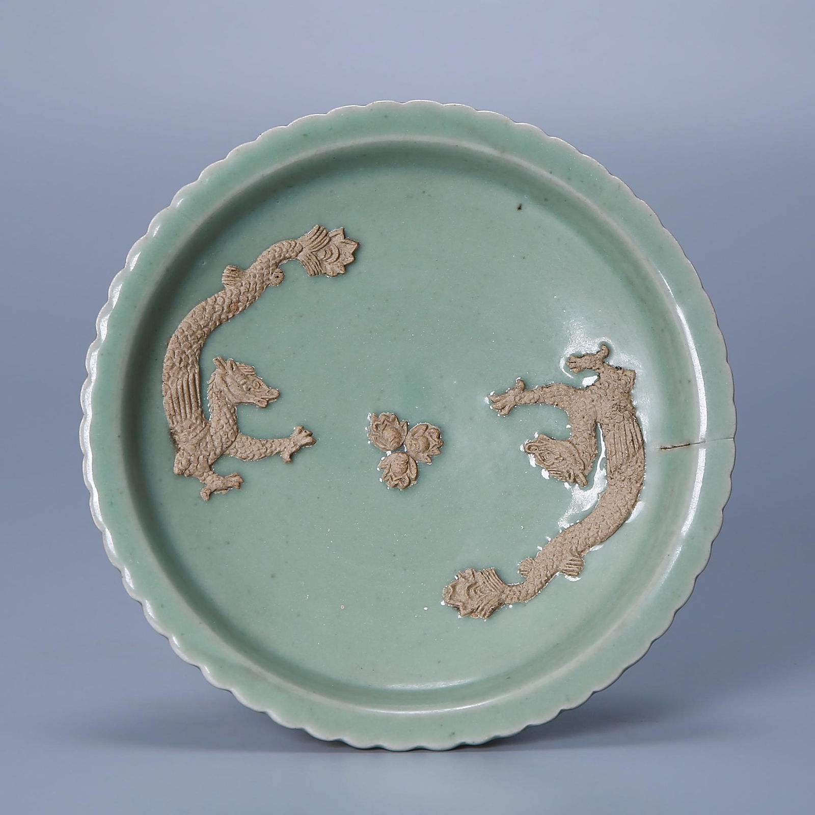 Song dynasty Longquan kiln celadon glaze plate with (1 of 5)