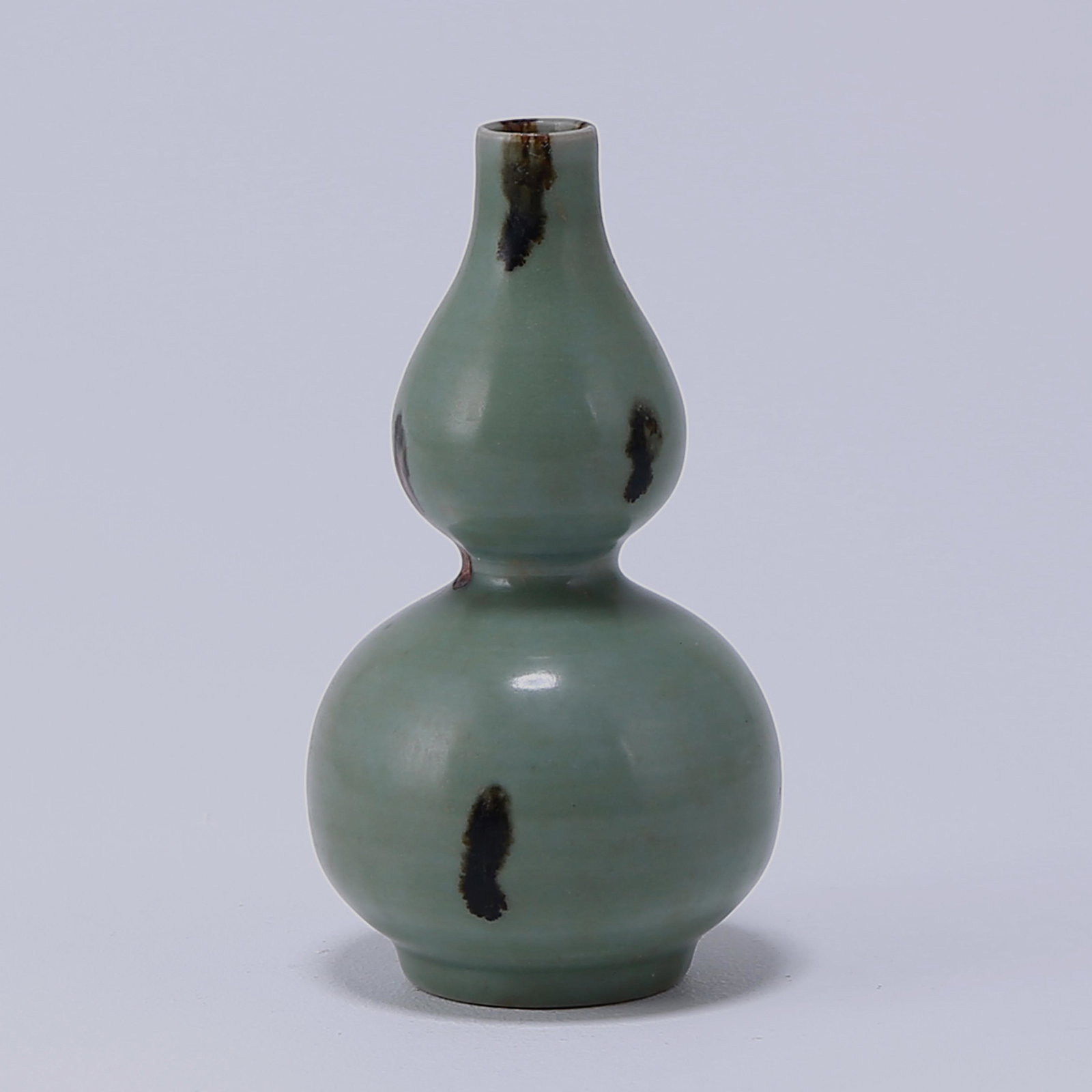 Longquan Kiln Celadon Dot Color Gourd Bottle (1 of 6)