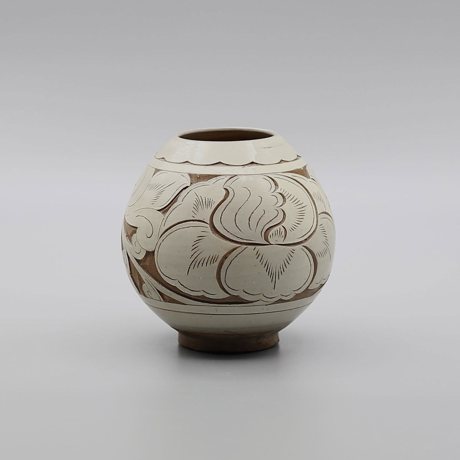 Cizhou Kiln White Glazed Chicken Heart Jar with Peony (1 of 7)