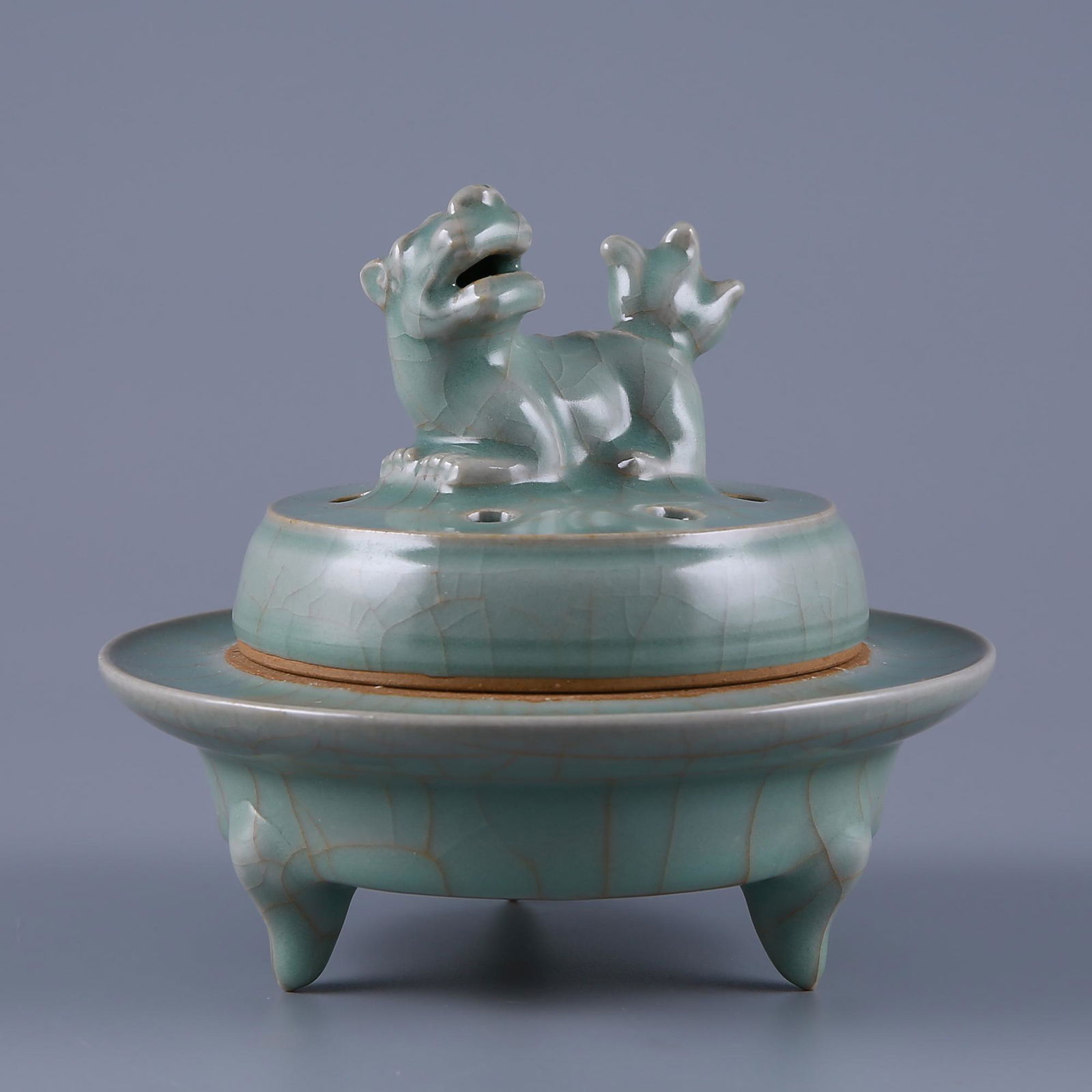 Song Longquan Kiln Celadon Button Aromatherapy (1 of 7)