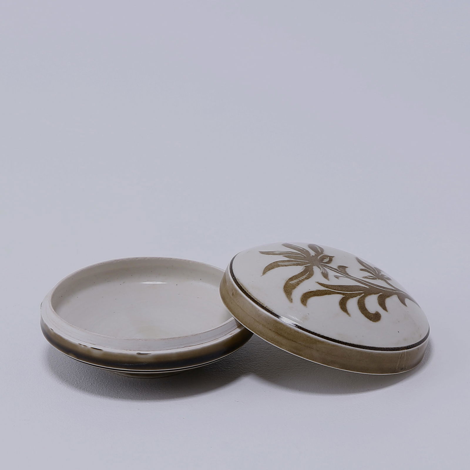 Ding Kiln White Glazed Brown Color Box (1 of 5)