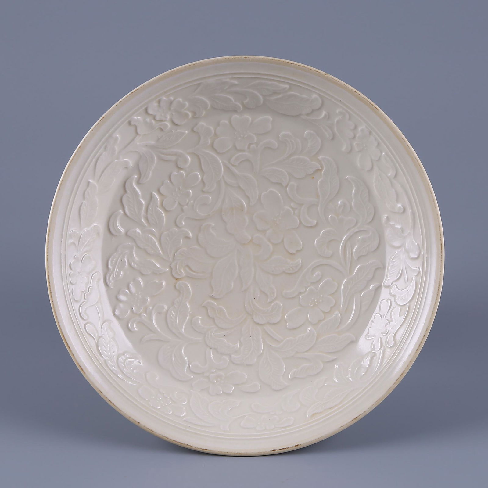 Song Ding kiln white glaze printed folding waist plate (1 of 7)