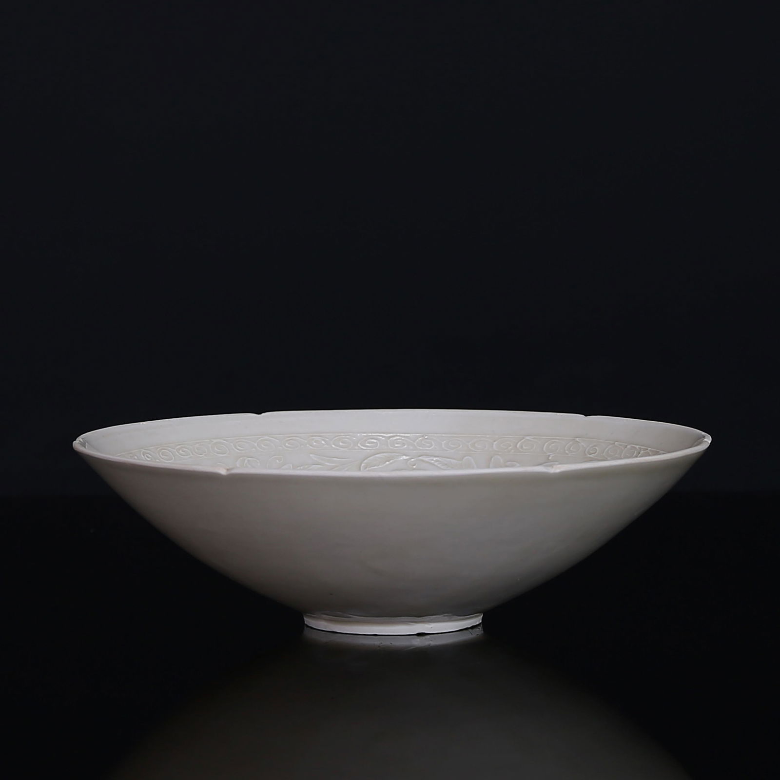 Ding kiln white glaze printing peony pattern sunflower (1 of 5)