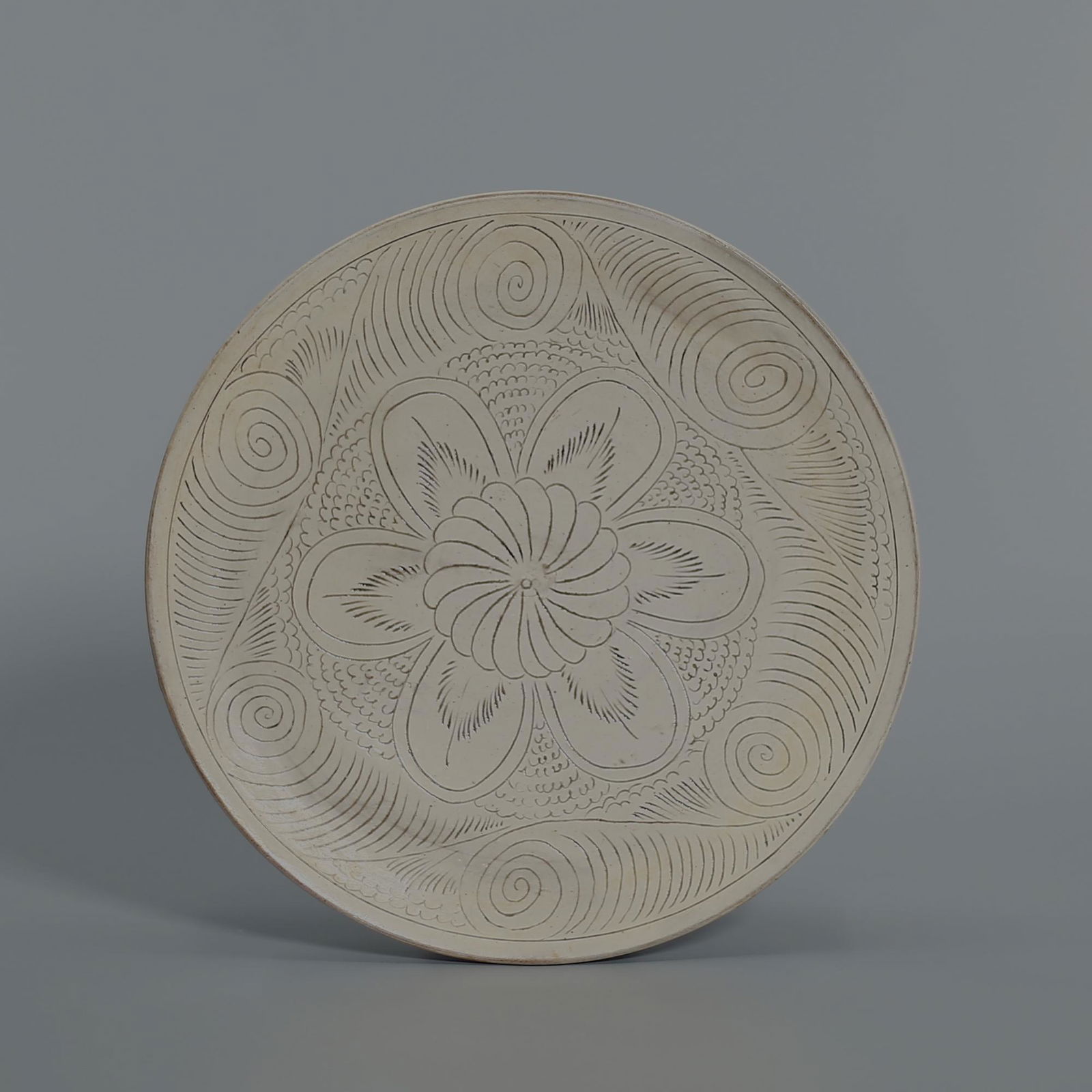 Henan kiln white glaze carved plate (1 of 4)
