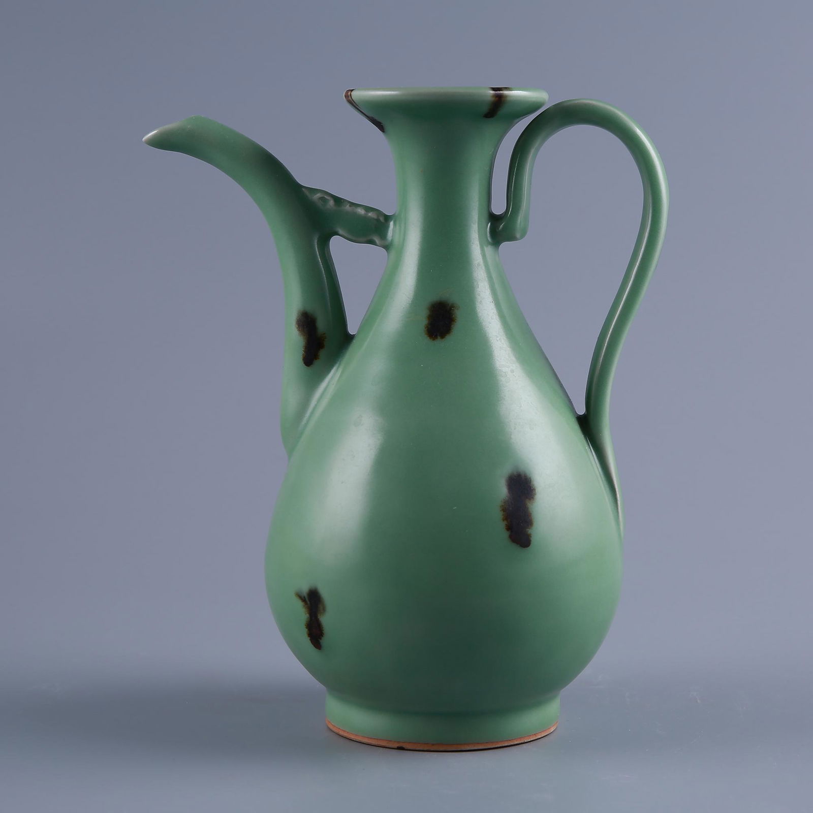 Song Dynasty Longquan Kiln Celadon Dot Color Holding (1 of 7)