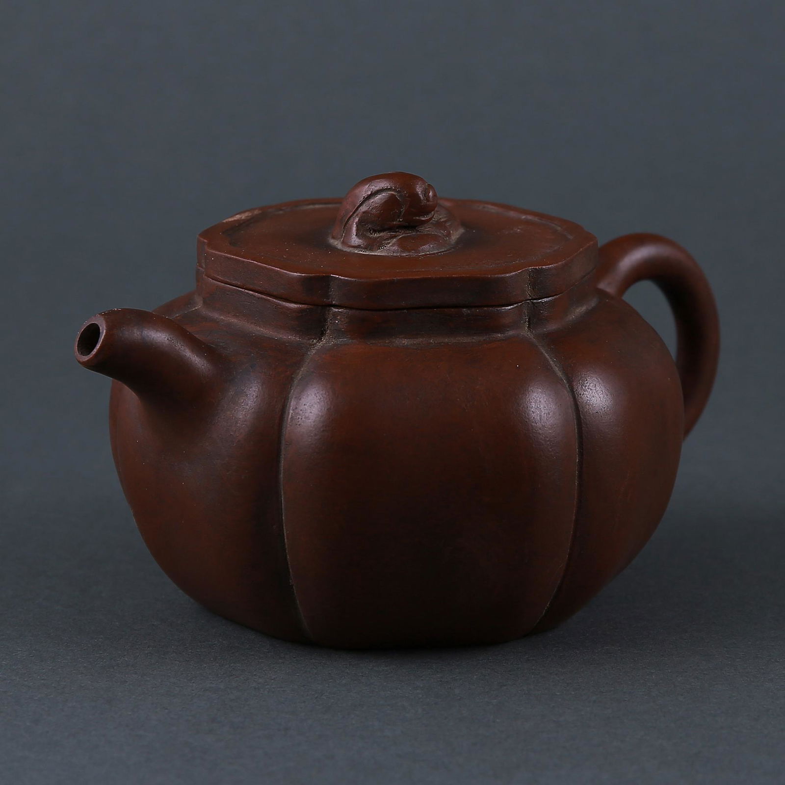 Wu Hanwen style purple clay teapot with beast button (1 of 9)