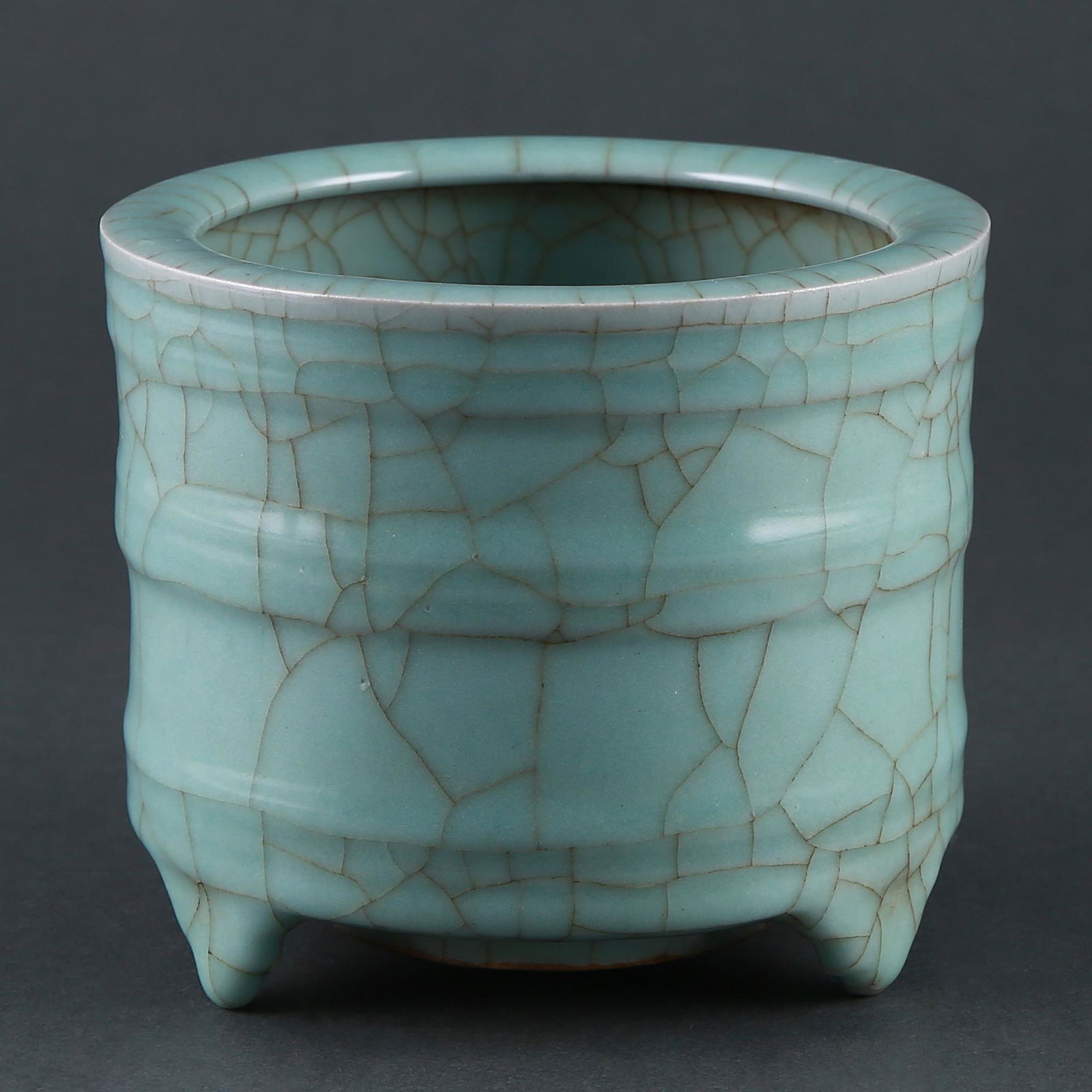 Longquan kiln celadon three-legged stove (1 of 7)