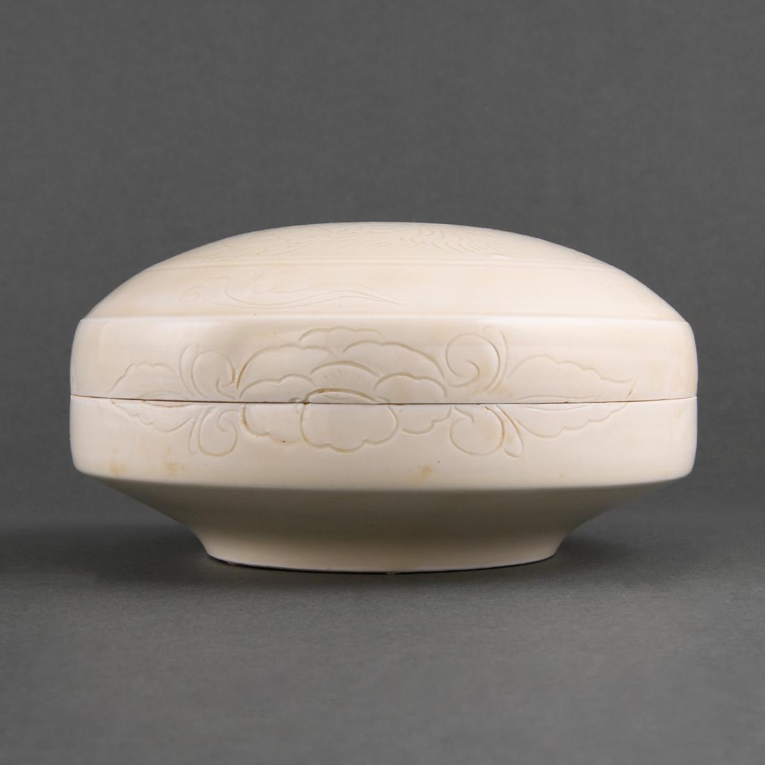 A LARGE CARVED'DING''PHOENIX'BOX AND COVER (1 of 8)