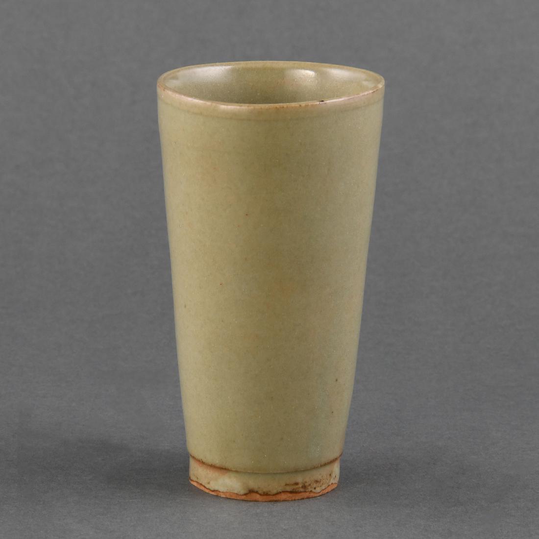 A 'LONGQUAN' CELADON-GLAZED BRUSHPOT (1 of 7)