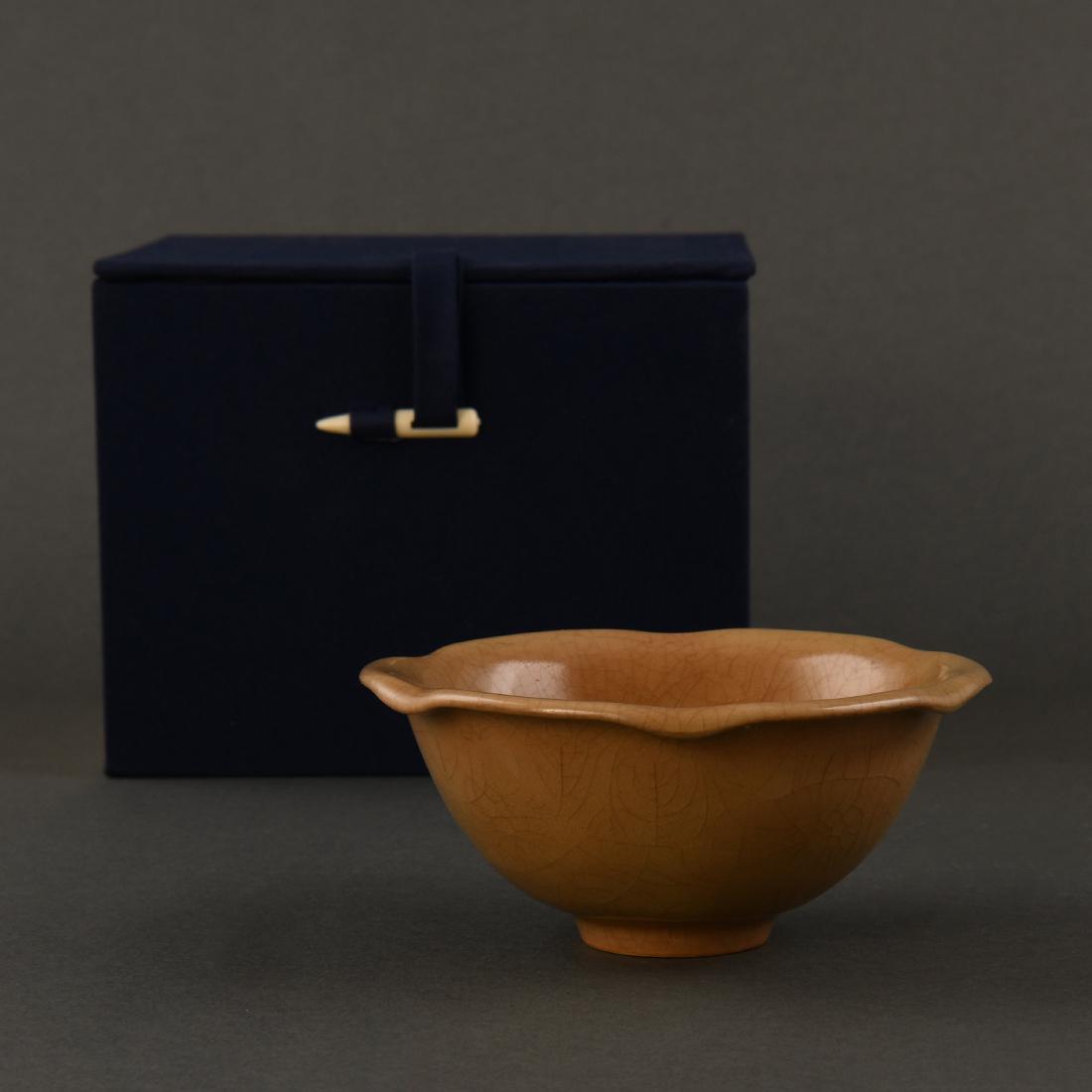 A 'LONGQUAN' 'BEISHOKU' CELADON 'LOTUS' BOW (1 of 9)