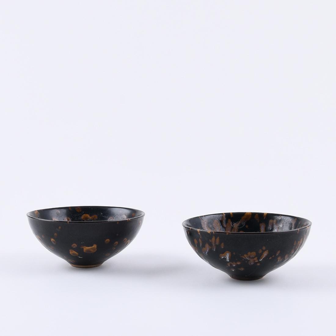 A PAIR OF 'JIZHOU' BOWL (1 of 7)