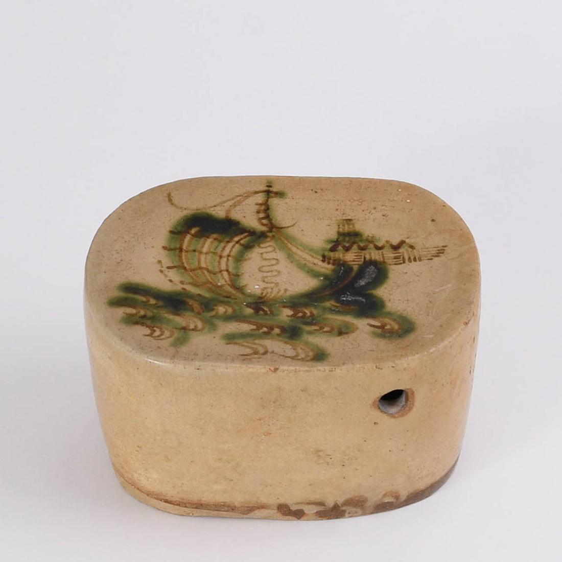 A PAINTED 'SHANGSHA' PULSE PILLOW: A PAINTED 'SHANGSHA' PULSE PILLOW SIZE:L:13.2cm,W:10.1cm,H:8.1cm