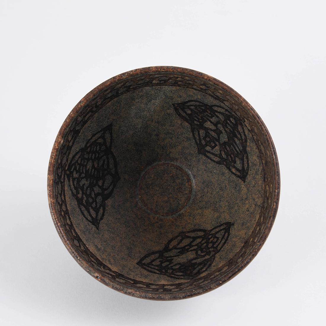A FINE 'JIZHOU' 'PAPERCUT' 'FLORAL MEDALLION' BOWL (1 of 8)