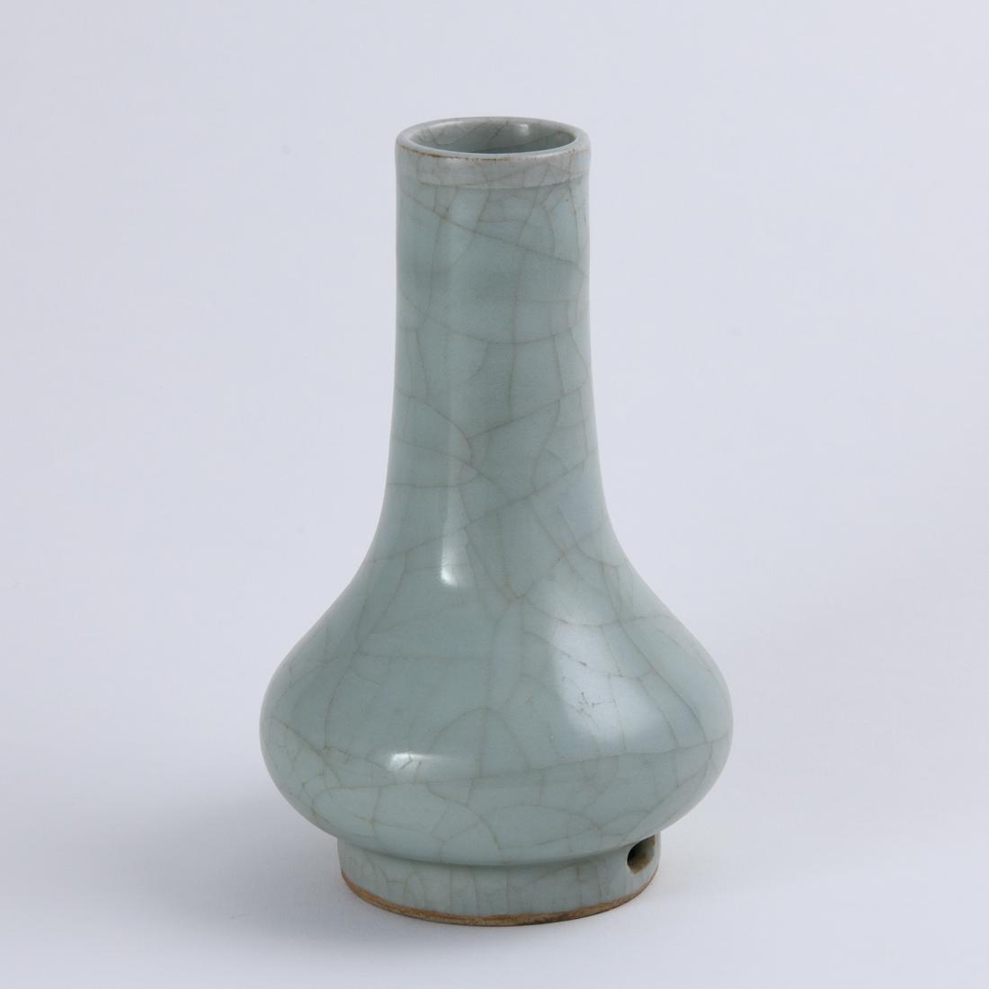A FINE 'LONGQUAN' CELADON VASE (1 of 6)