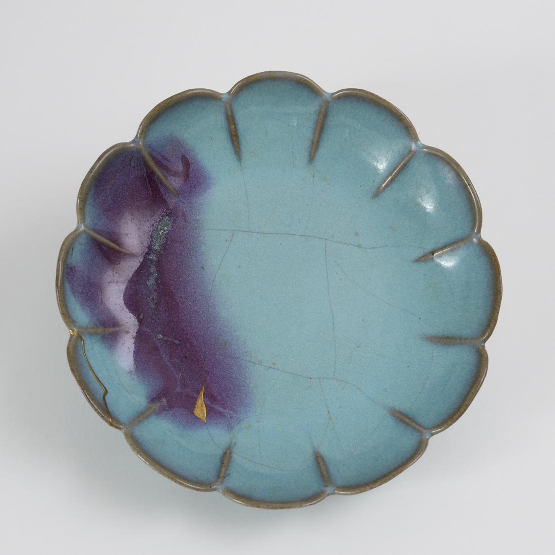 A 'JUN' PURPLE-SPLASHED CHRYSANTHEMUM' DISH (1 of 6)