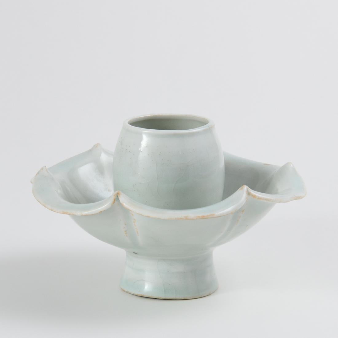 A QINGBAI FLORAL CUP STAND (1 of 6)