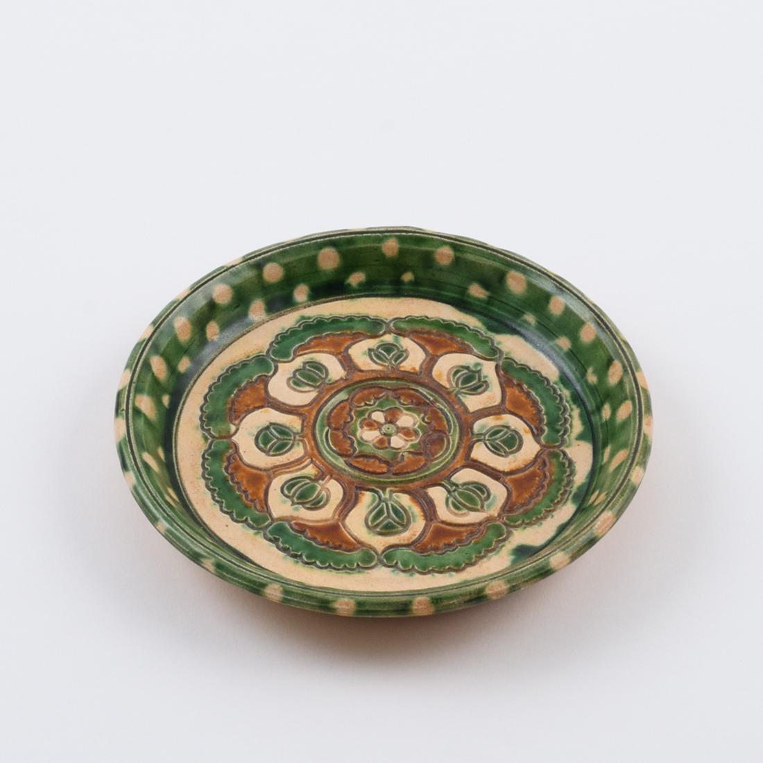 A SANCAI-GLAZED 'FLORAL' DISH, MADE AT THE 'GONGXIAN' KILNS (1 of 6)